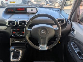 /photos/9641/1d82b736-cae6-478d-8f88-28982f7a79a4_i320x240.jpg