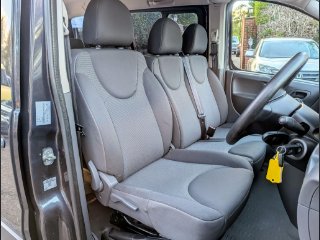 /photos/9641/2ff9a0e7-dbcf-46f9-a517-2d2937a9fe0f_i320x240.jpg