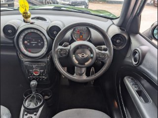 /photos/9641/6a22bbb8-95be-4876-8f30-1abd5ae96ede_i320x240.jpg