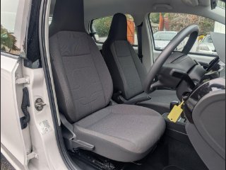/photos/9641/ae70d791-4f2b-457f-96a3-992255b68641_i320x240.jpg