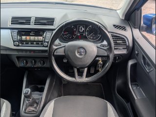 /photos/9641/dab702ef-e579-441d-b8c8-1d9760db2e31_i320x240.jpg