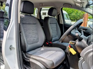 /photos/9641/e77be8a6-5b66-42c1-98ac-73b6dc928004_i320x240.jpg